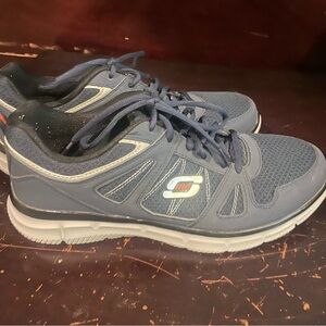 Skechers Men’s Size 9.5 Memory Foam Lightweight Running Shoes